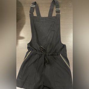 NWT BELINDA BLACK ROMPER SHORTS SIZE SMALL